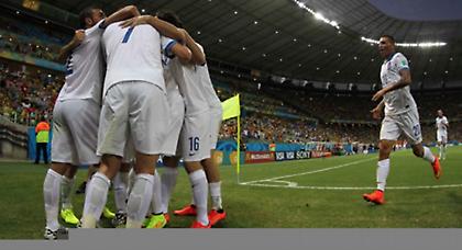 Ρε, κοίτα να δεις, τι ωραίο «αντιποδόσφαιρο» παίζουμε...