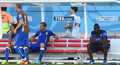 «Κόλαση» με Μπαλοτέλι στα αποδυτήρια