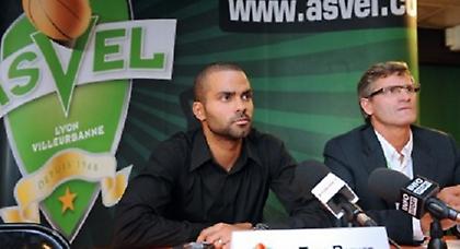 Πρόεδρος και… επίσημα ο Πάρκερ!