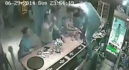 Μπάρμαν… τρελαίνεται στην ισοφάριση του Παπασταθόπουλου! (video)