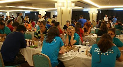 Προηγούνται τέσσερις ομάδες χωρίς απώλειες