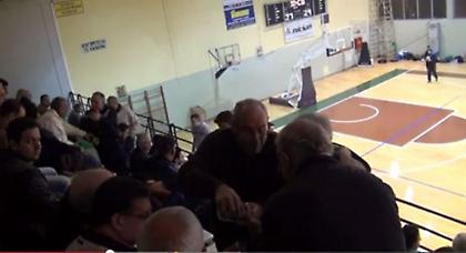 Στο ημίχρονο το έριξαν στα τσίπουρα