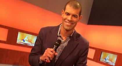 Από τα γήπεδα στο… μικρόφωνο