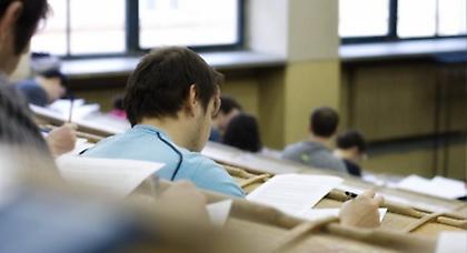 Δικαίωμα μετεγγραφής φοιτητών για οικογένειες με εισόδημα έως 9.000 ευρώ