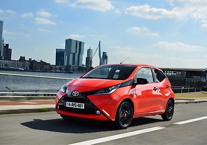 Χ-έπληξε η Toyota με το νέο Aygo
