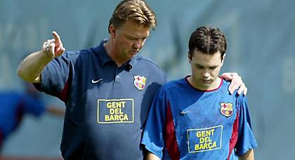 «Υπόκλιση» Ινιέστα σε Φαν Χάαλ