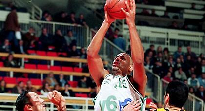 Ο Τζον Αμίτσι με την φανέλα του Παναθηναϊκού… (video)