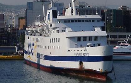 Βλάβη στο πλοίο «Βιτσέντζος Κορνάρος»