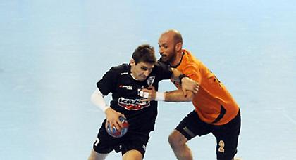 Αποσύρεται ο Ζαραβίνας