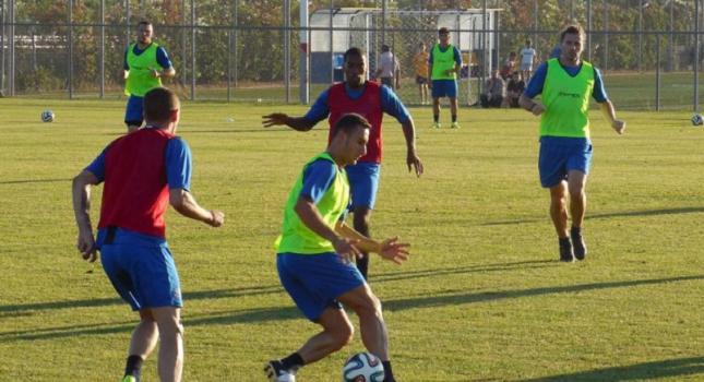 Ένας μέσα, ένας έξω