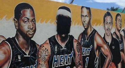 Στις φλόγες το Μαϊάμι από τις φανέλες του ΛεΜπρόν… (videos)