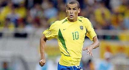 Δε χαλαρώνει ποτέ ο Ριβάλντο! (video)