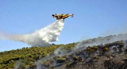 Συνεχίζεται η μάχη με τις φλόγες στην Κερατέα
