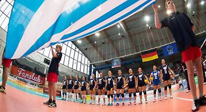 Αποχαιρέτησαν οι γυναίκες…