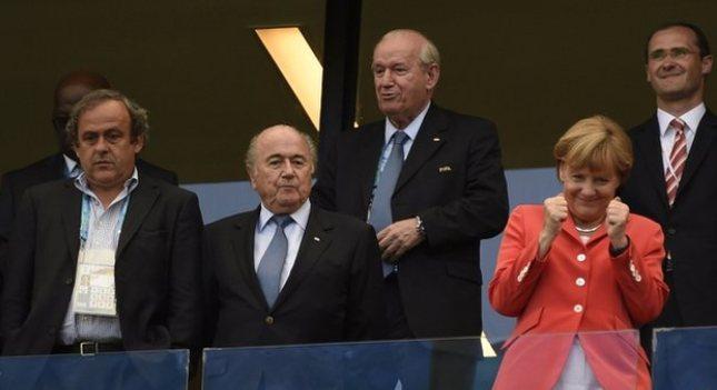 Στα αποδυτήρια η Μέρκελ (pic)