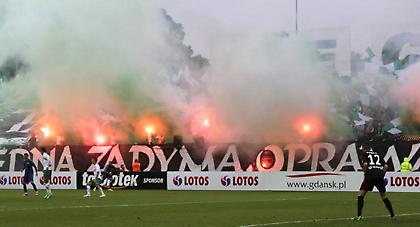 Έπαιξε (και) η εξέδρα μπάλα! (video)