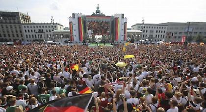 Η επιστροφή των παγκόσμιων πρωταθλητών (live)