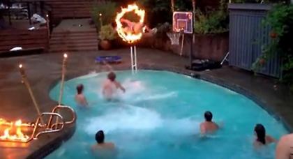 Κάρφωμα φωτιά με φωτιά (Video)