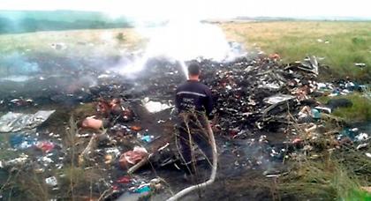 Σε ακτίνα 15 χιλιομέτρων διασκορπίστηκαν τα συντρίμμια του Μπόινγκ 777