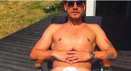 Τσιτσίδι με σουτιέν… ο Μπέντνερ! (pic)