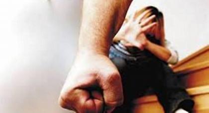 «Κτήνος» νοίκιαζε την 11χρονη ανηψιά του σε φίλο του