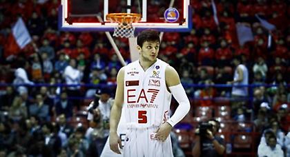 Ανανέωσε ο Τζεντίλε στην Αρμάνι