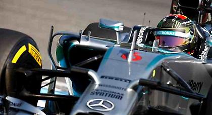 Ρόσμπεργκ πρώτος, ατύχημα ο Χάμιλτον (video)