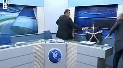 Ξύλο σε τηλεοπτικό στούντιο για τον... Άσαντ! (video)