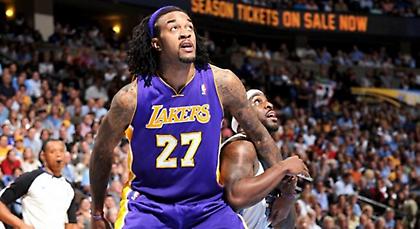 Έμεινε Λέικερς ο Χιλ