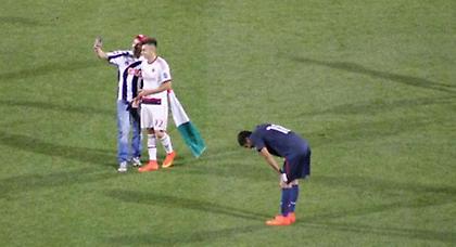 «Θύμα» των selfie και... ο Ελ Σαραουί (video)