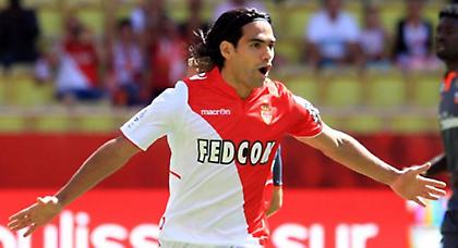 «Χρυσώνει» τον… δανεικό Φαλκάο