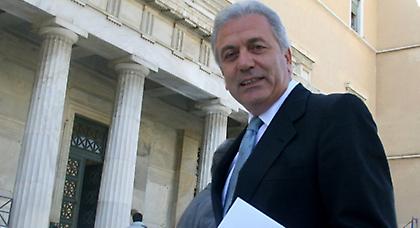 Ο Δ. Αβραμόπουλος νέος Επίτροπος στη Κομισιόν