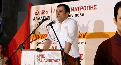 «Ή με τους πολίτες, ή με τα συμφέροντα»