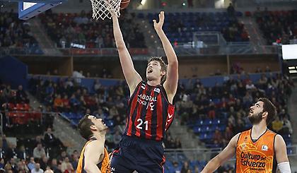 Τα βρήκε με «Μπάρτσα» ο Πλάις