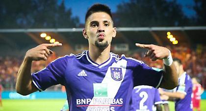 Χαλαρά πρώτη και περιμένει…