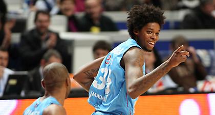 Στους Ράπτορς ο Νογκέιρα