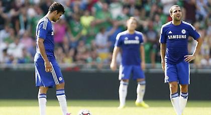 «Έφαγε» τριάρα ο Μουρίνιο (video)