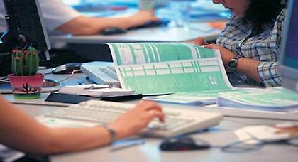 Στρεβλώσεις που... βγάζουν μάτι στον ΕΝΦΙΑ