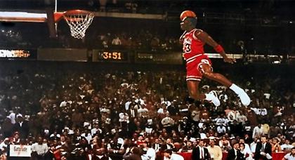 Μάικλ Τζόρνταν vs Κόμπε Μπράιαντ