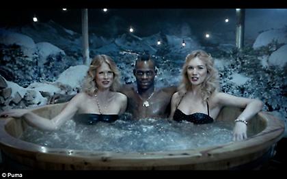 Μπολτ και Μπαλοτέλι στο τζακούζι με… υπάρξεις (video)