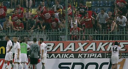 Δεν έφευγαν απ’ το γήπεδο οι παίκτες της Μάιντς