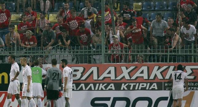 Δεν έφευγαν απ’ το γήπεδο οι παίκτες της Μάιντς