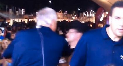 Μην του χαλάσεις τη συνέντευξη. Την έβαψες! (video)