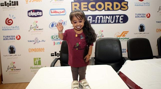 Η κοντύτερη γυναίκα στον κόσμο  (video)