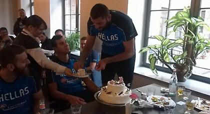 Τούρτα-έκπληξη για Ζήση (video)