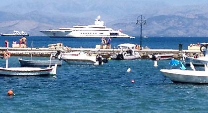 Το πλωτό παλάτι του Αμπράμοβιτς στην Κέρκυρα (pics)