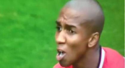 Παναγία μου, τι είναι αυτό στο στόμα του Γιάνγκ; (video)