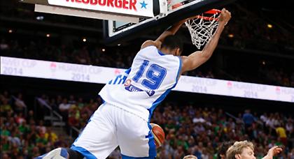 Ο Αντετοκούνμπο… πετάει! (video)