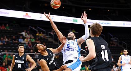 Στο πρώτο «Χάκα», στο δεύτερο για… πλάκα