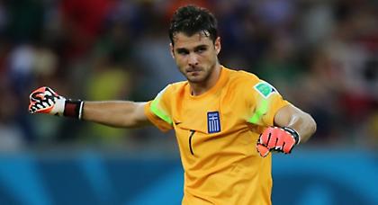 «Σύννεφα» για Καρνέζη